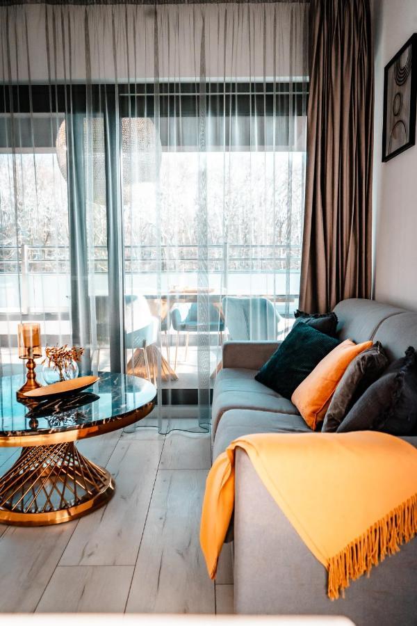 Luxury Family Apartment With Private Parking And Forest View Timişoara Exterior foto